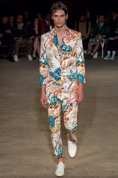Look 33